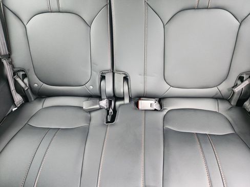 Used 2025 Honda Pilot TrailSport image 30