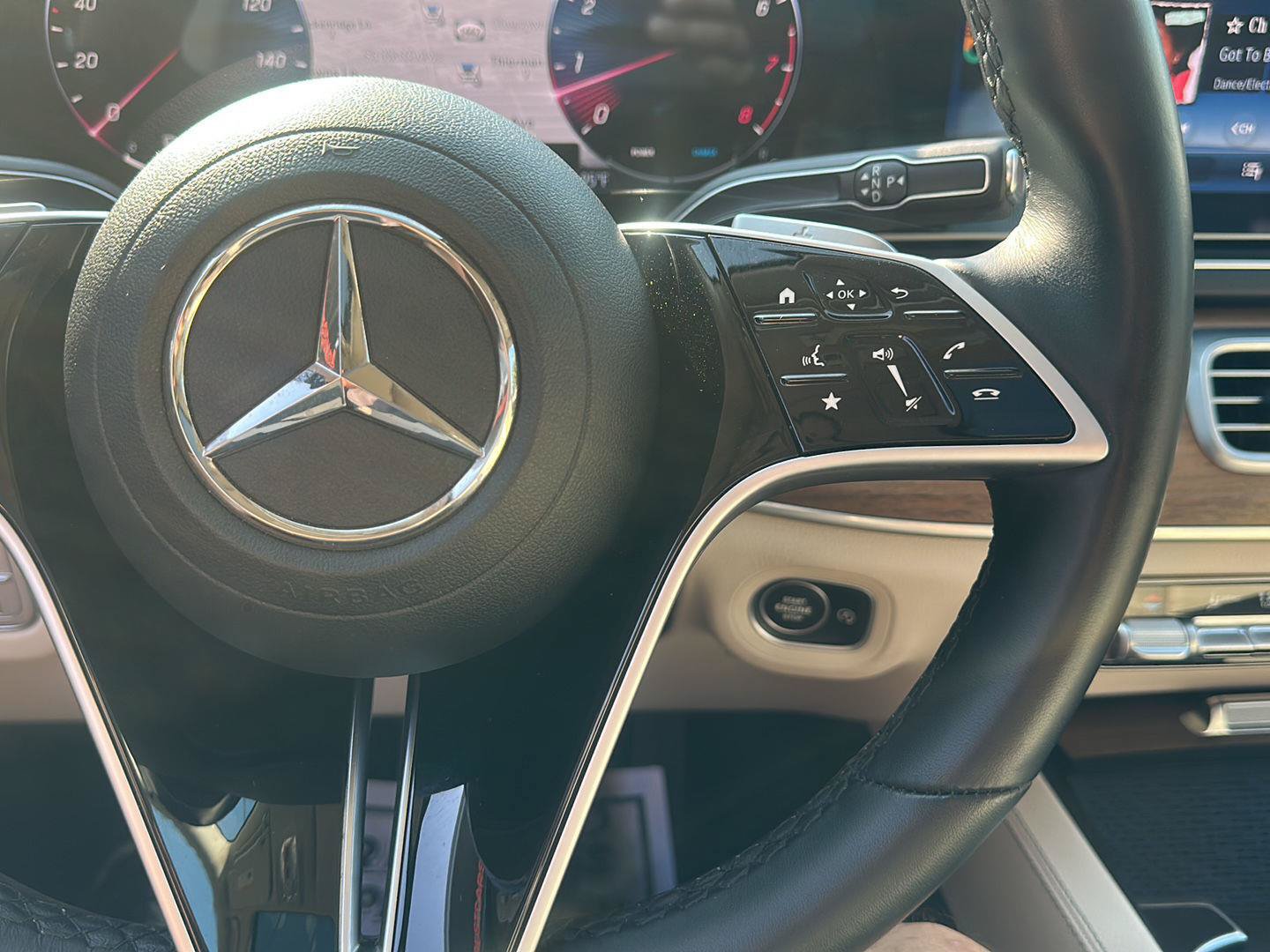 Used 2025 Mercedes-Benz GLE 350 4MATIC image 24