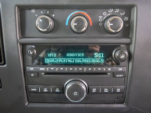 Used 2017 Chevrolet Express 3500 LT w/ LT Preferred Equipment Group image 21