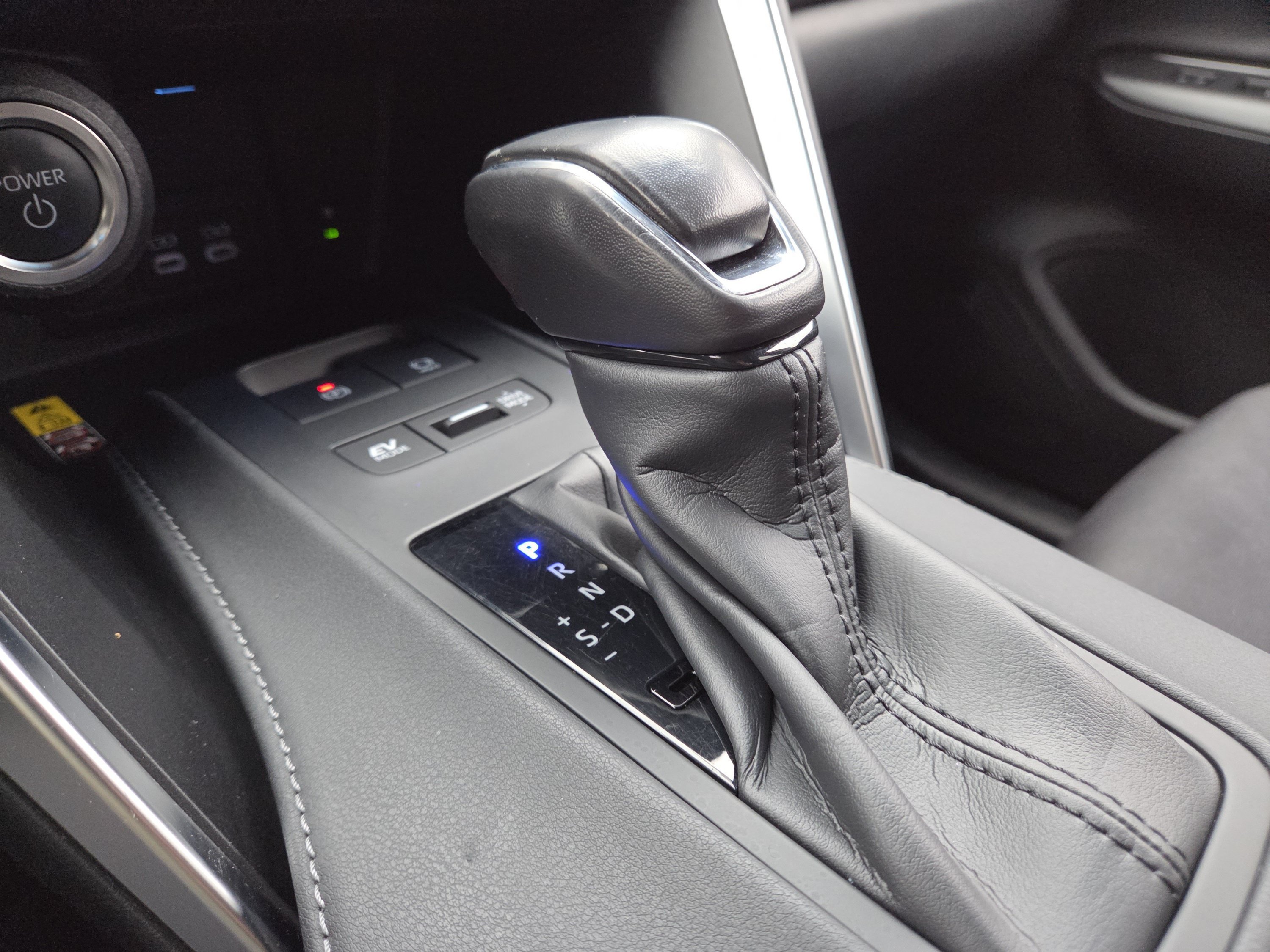 Used 2024 Toyota Venza LE AWD/4WD image 32