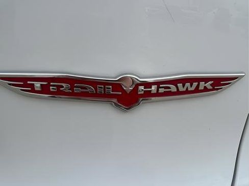 Used 2021 Jeep Cherokee Trailhawk image 25