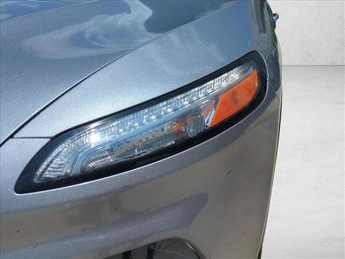 Used 2015 Jeep Cherokee Limited FWD image 9