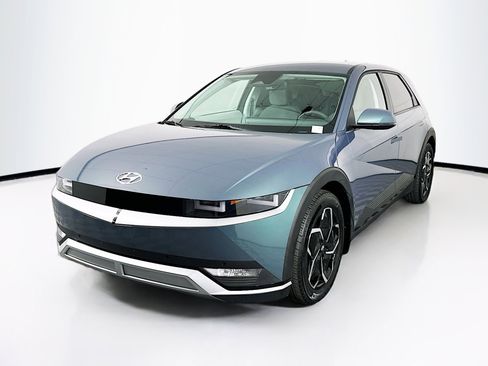 Used 2024 Hyundai Ioniq 5 SEL image 3