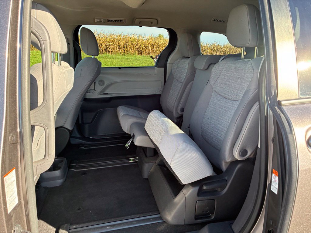 Used 2022 Toyota Sienna LE FWD image 10
