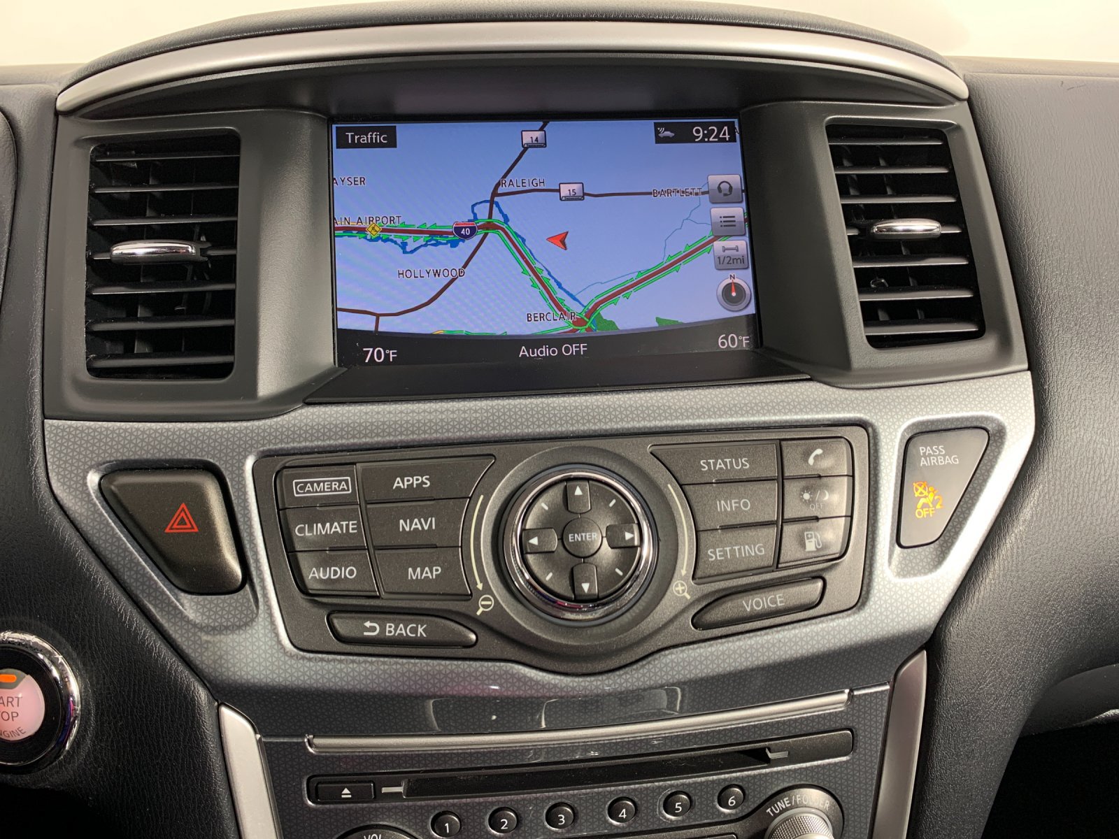 Used 2020 Nissan Pathfinder SL FWD image 25