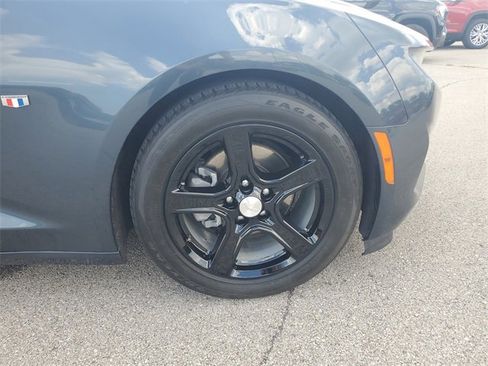 Used 2023 Chevrolet Camaro LT image 5