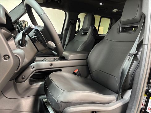 New 2026 Land Rover Defender 110 OCTA AWD/4WD image 23
