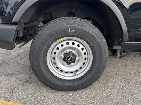 New 2025 Ford Bronco Base image 11