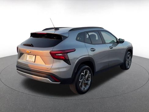 Used 2025 Chevrolet Trax LT image 14