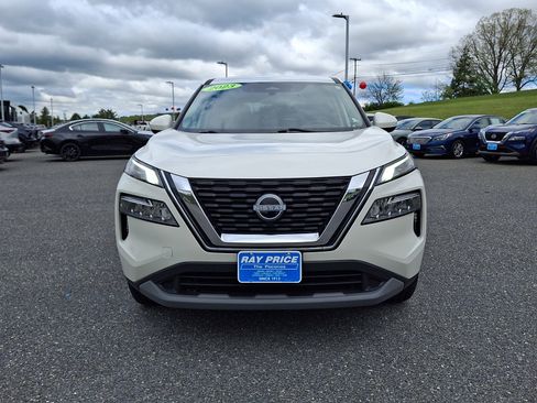 Used 2020 Nissan Rogue SV AWD/4WD image 2