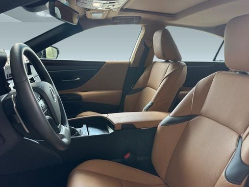Certified 2025 Lexus ES 300h w/ Premium Package FWD image 5
