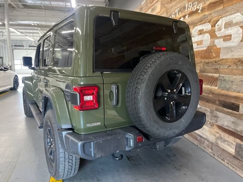 Used 2022 Jeep Wrangler Unlimited Sahara AWD/4WD image 7