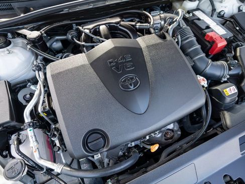 Used 2024 Toyota Camry XSE w/ Navigation Package FWD image 19