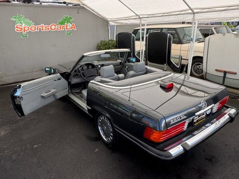 Used 1987 Mercedes-Benz 560 SL image 3