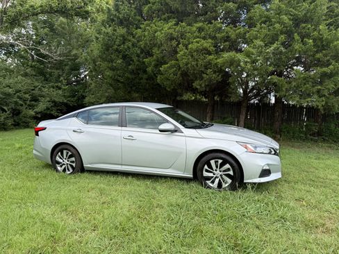 Used 2020 Nissan Altima 2.5 S FWD image 5