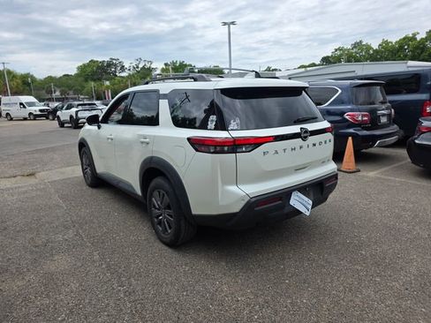 Used 2022 Nissan Pathfinder SV AWD/4WD image 17