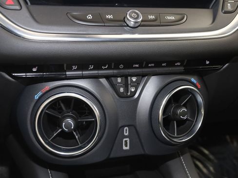 Used 2024 Chevrolet Blazer LT w/ Convenience Package FWD image 28