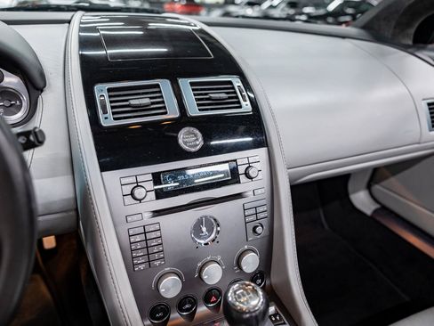 Used 2006 Aston Martin DB9 Volante RWD image 13