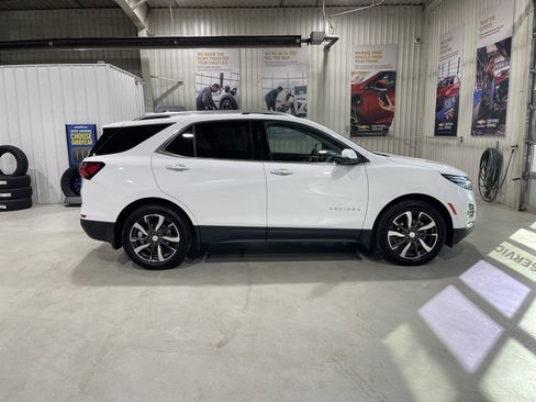 Used 2022 Chevrolet Equinox Premier image 9