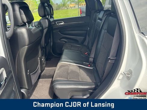 Used 2022 Jeep Grand Cherokee Laredo X AWD/4WD image 17