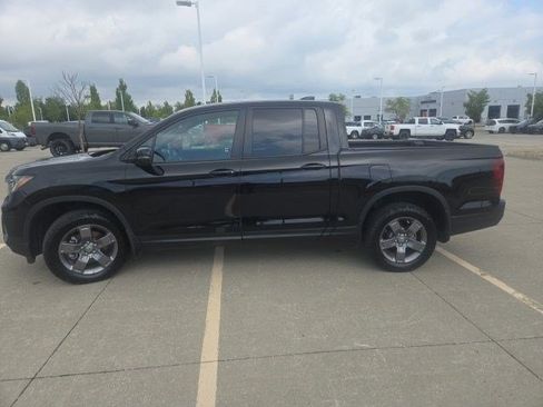 Used 2025 Honda Ridgeline TrailSport image 5