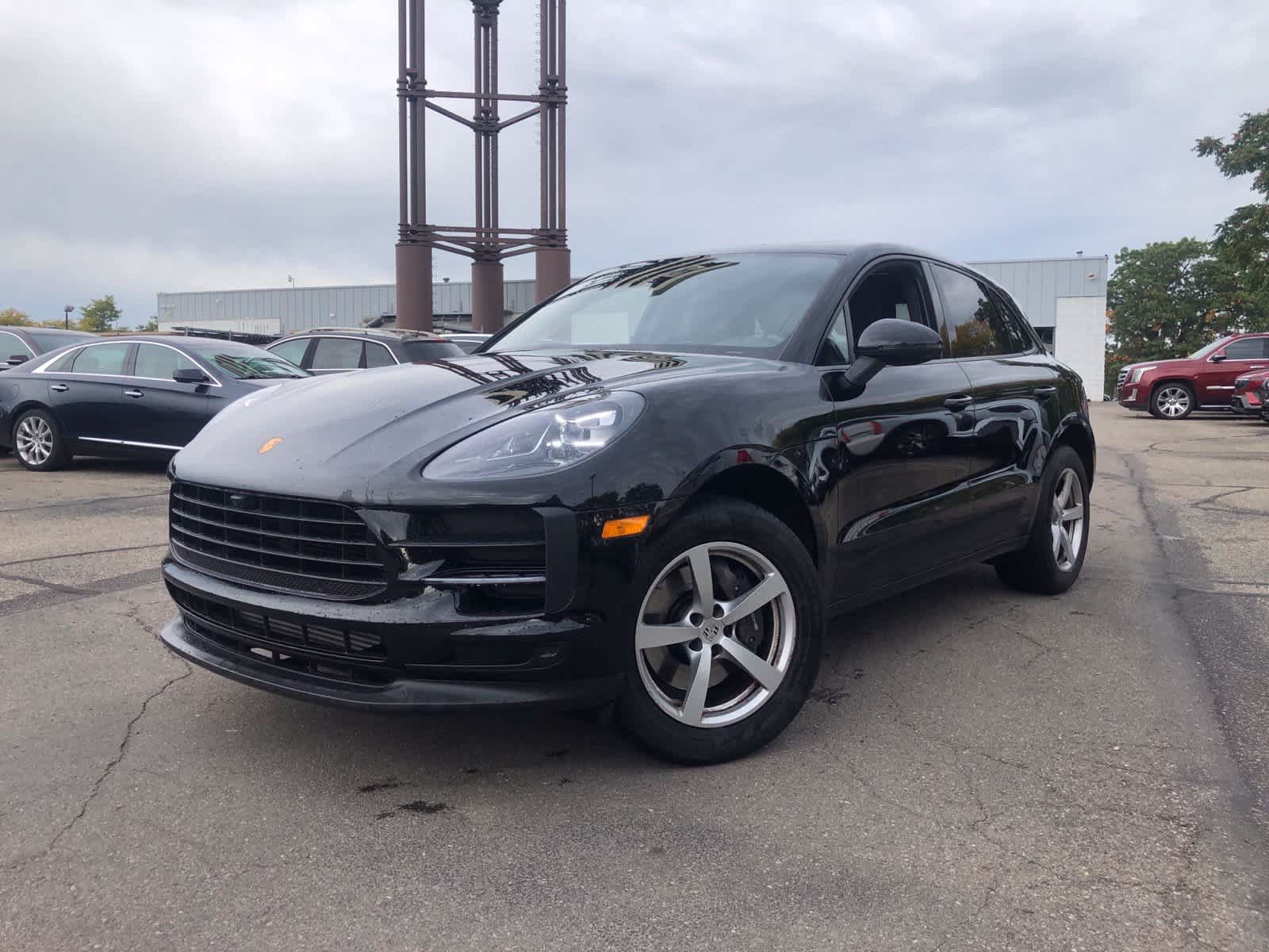 Used 2021 Porsche Macan AWD/4WD image 1
