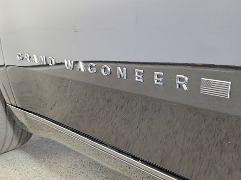 Used 2025 Jeep Grand Wagoneer Series III w/ Rear Seat Video Group 1 AWD/4WD image 7