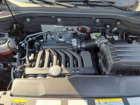 Used 2022 Volkswagen Atlas SEL R-Line image 20