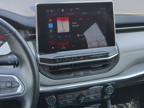 Used 2022 Jeep Compass Limited image 27