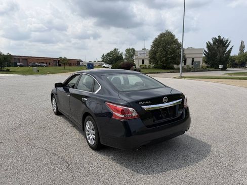 Used 2013 Nissan Altima 2.5 S FWD image 3