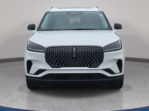 New 2026 Lincoln Aviator AWD image 2