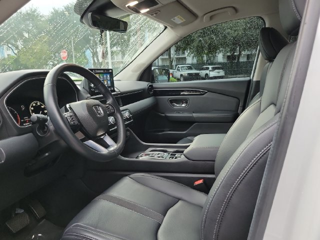 Used 2025 Honda Pilot EX-L image 11