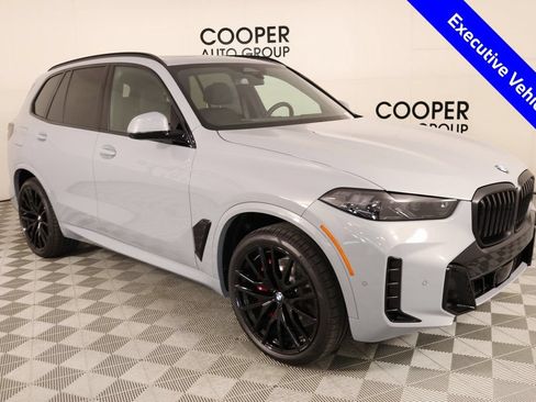 New 2026 BMW X5 xDrive40i w/ M Sport Package AWD/4WD image 1