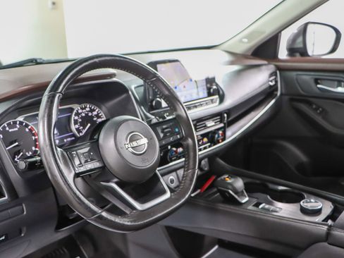 Used 2022 Nissan Rogue SL w/ SL Premium Package image 23