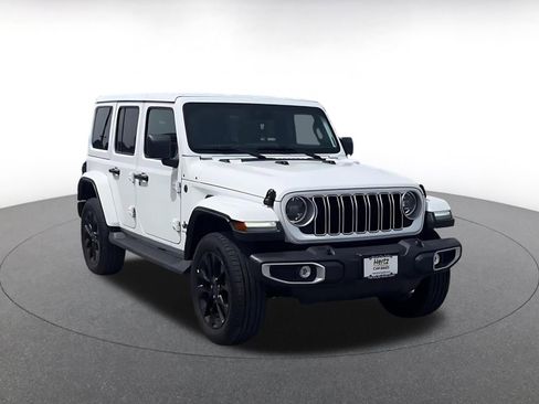 Used 2025 Jeep Wrangler Unlimited Sahara AWD/4WD image 2