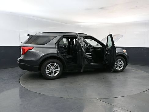 Used 2020 Ford Explorer XLT w/ Equipment Group 202A AWD/4WD image 26