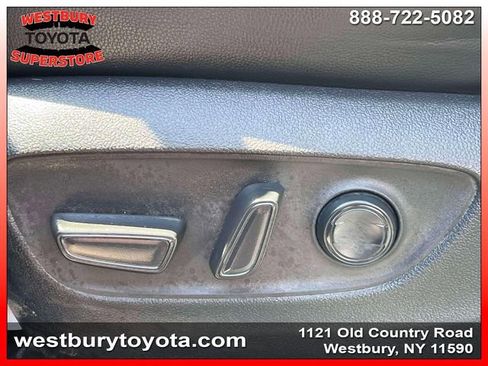 Used 2023 Toyota Highlander XLE image 20