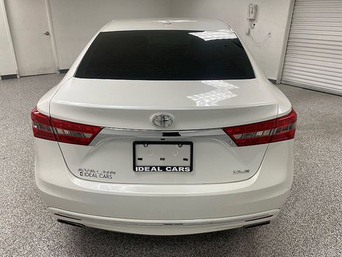 Used 2018 Toyota Avalon XLE Plus image 6