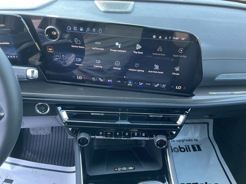 New 2026 Chevrolet Traverse High Country w/ LPO, Floor Liner Package FWD image 20