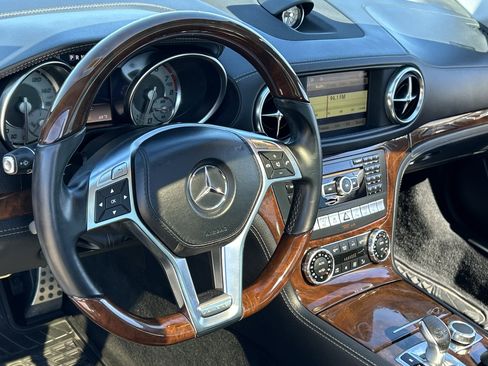 Used 2013 Mercedes-Benz SL 550 image 21