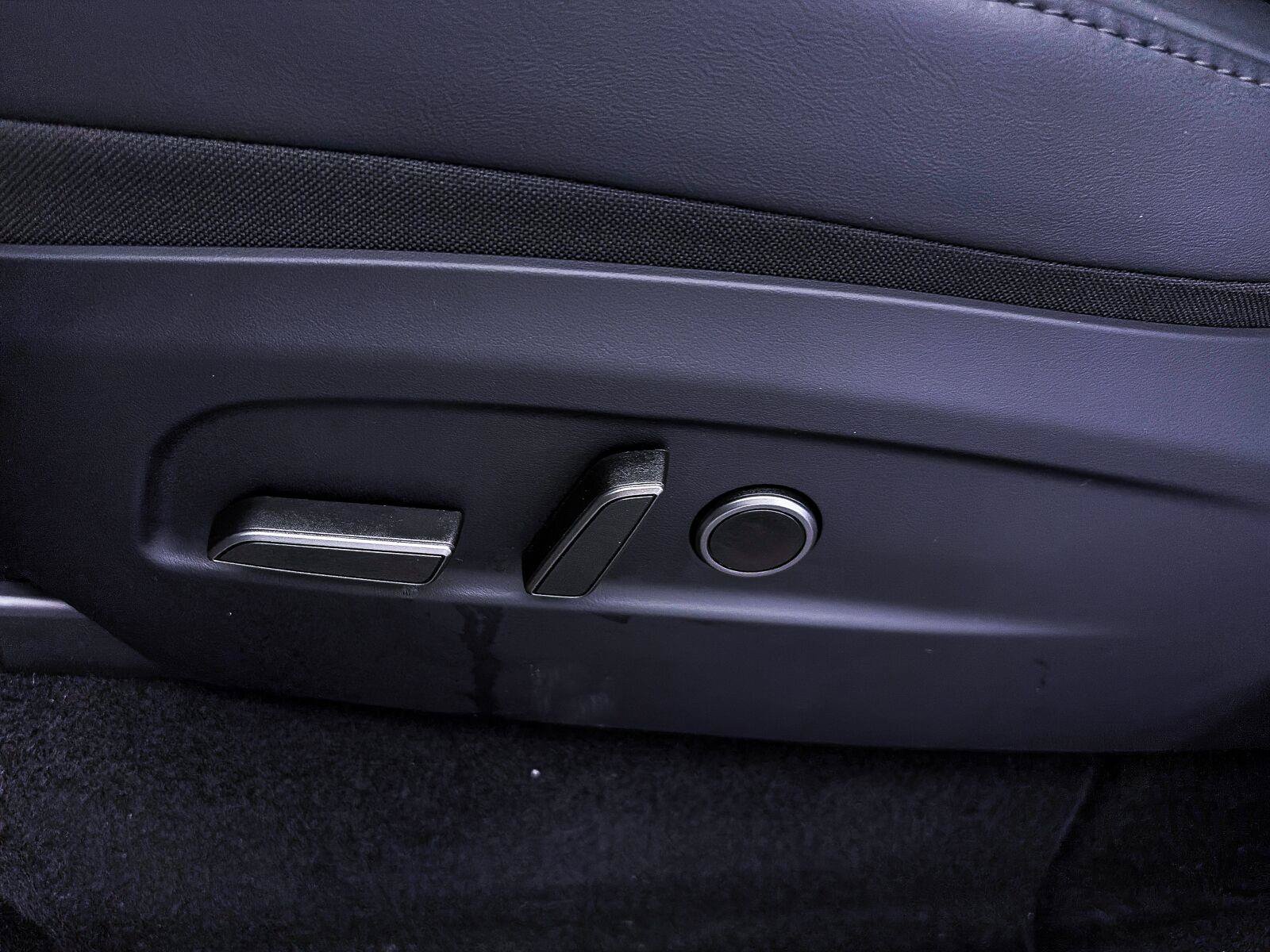 Used 2026 Tesla Model Y AWD image 21