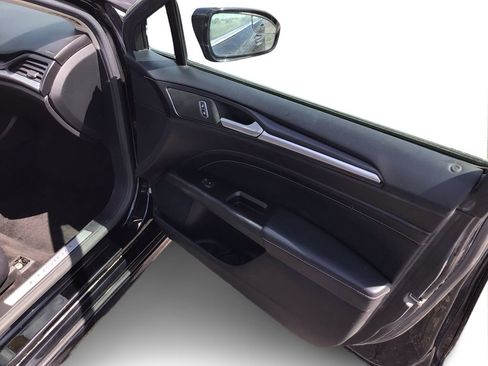 Used 2017 Ford Fusion Titanium FWD image 20