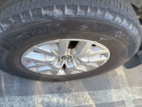 Certified 2023 Nissan Frontier SV w/ Technology Package image 10