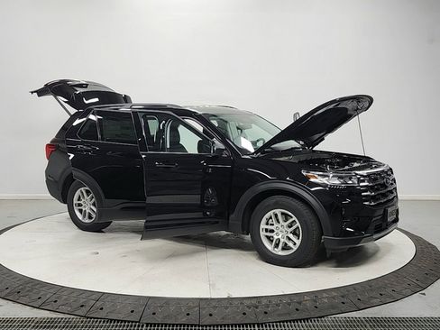 New 2026 Ford Explorer Active w/ Active Comfort Package RWD image 9