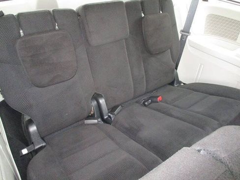 Used 2016 Dodge Grand Caravan SE FWD image 21