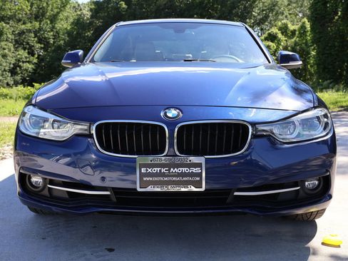 Used 2017 BMW 330i Sedan w/ Premium Package image 7