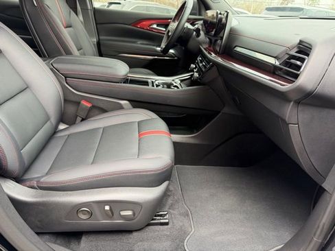 Used 2026 Chevrolet Traverse RS image 8