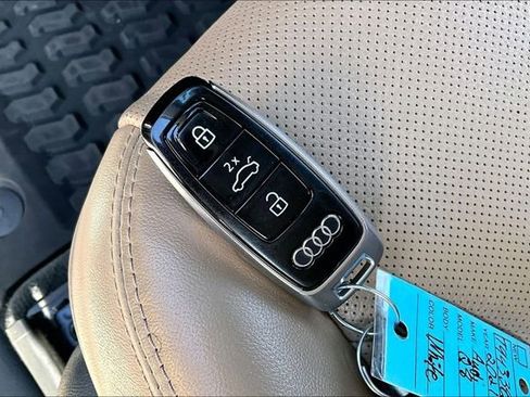 Used 2021 Audi Q8 Premium Plus image 11