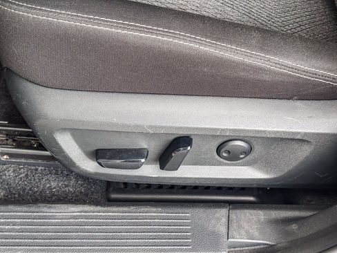 Used 2024 Nissan Rogue SV image 23