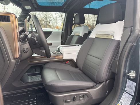 Used 2025 GMC Hummer EV 3X w/ LPO, Illumination Package image 10